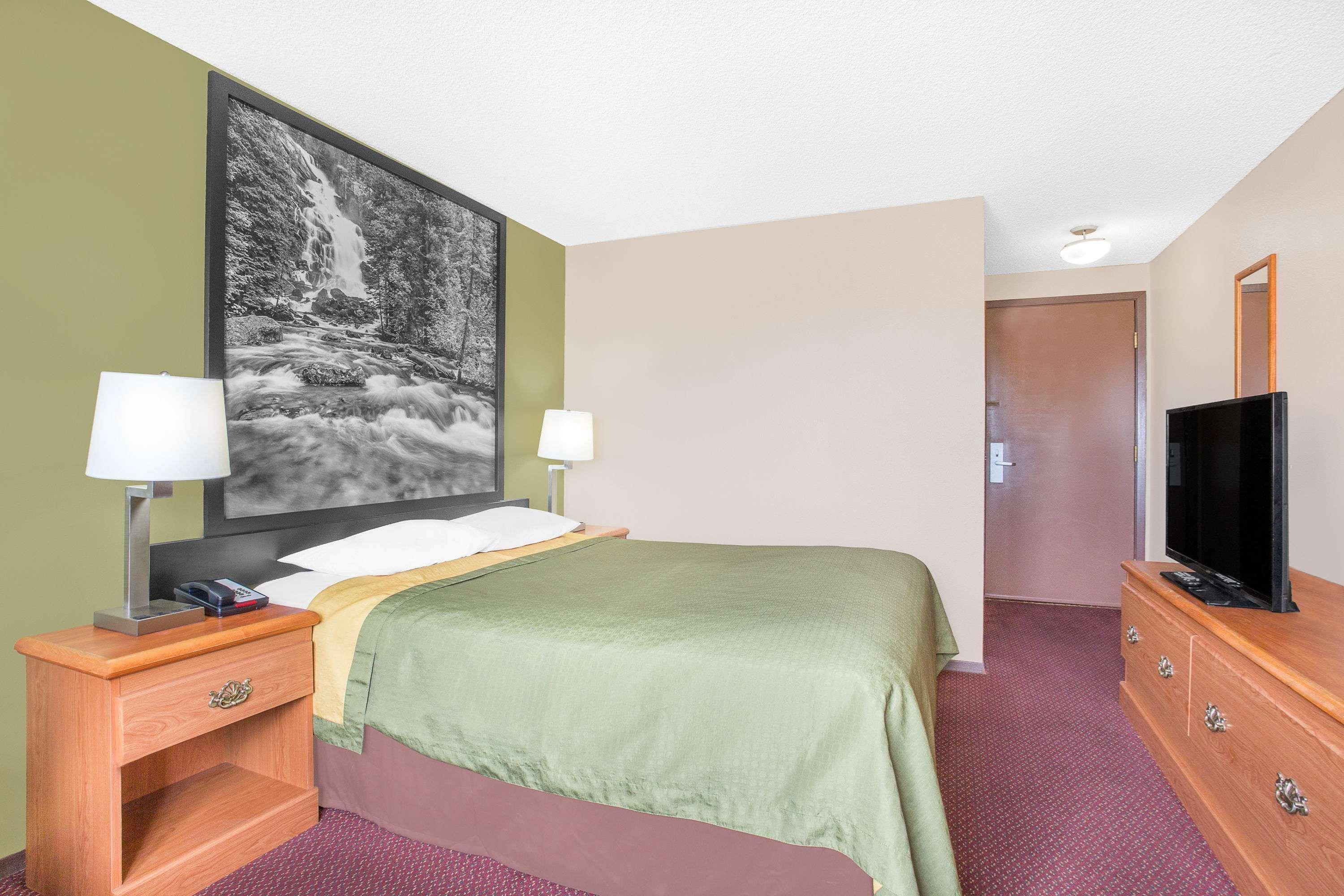 Super 8 By Wyndham Riverton Exterior foto